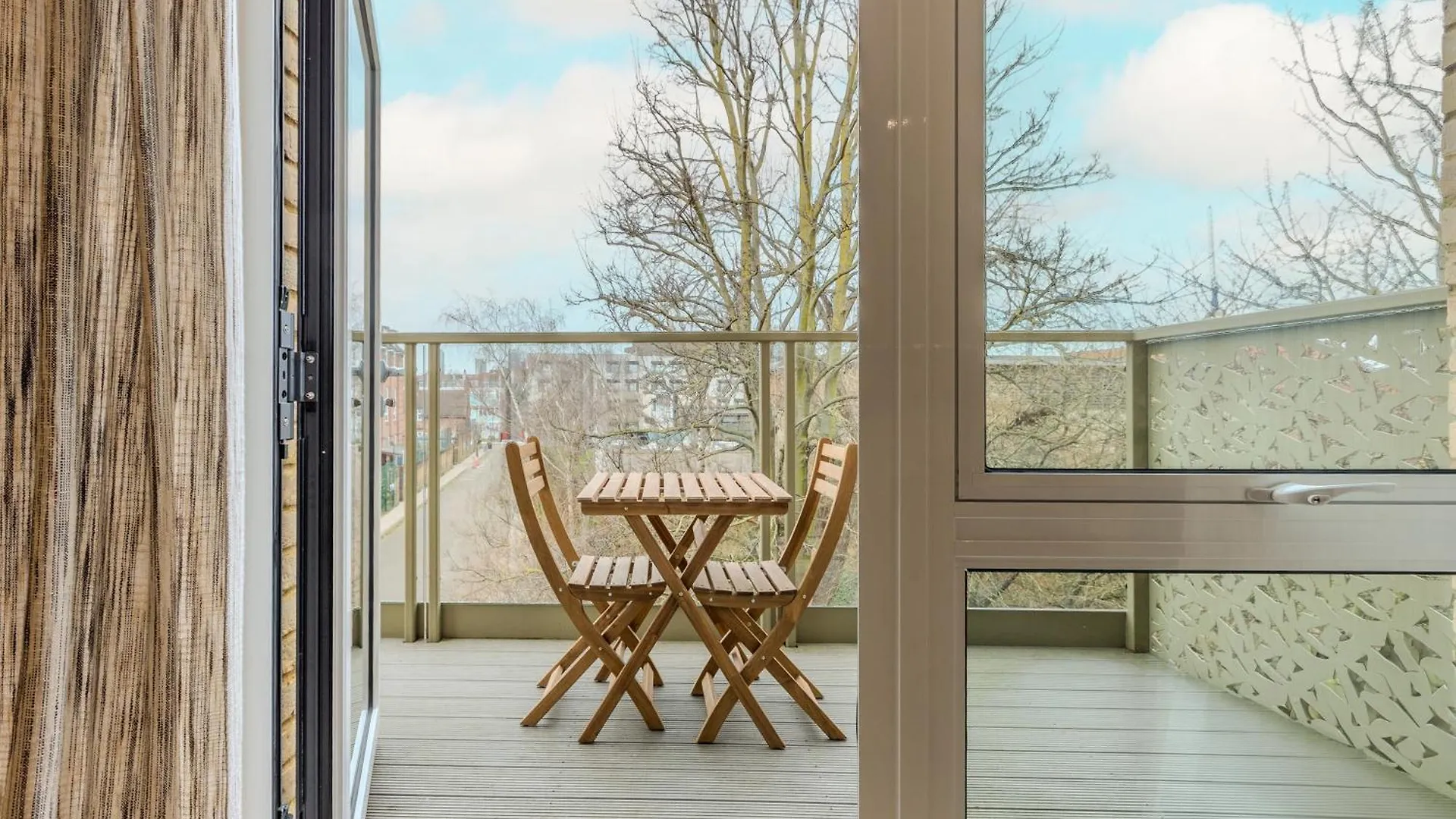 Spacious 2Br Apt With Balcony In Camberwell 伦敦 英国